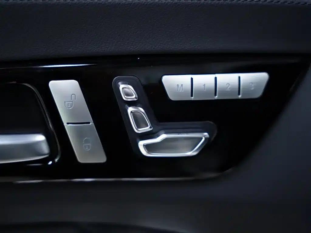 2015 Mercedes-Benz CLS AMG 63 4MATIC — миниатюра 29