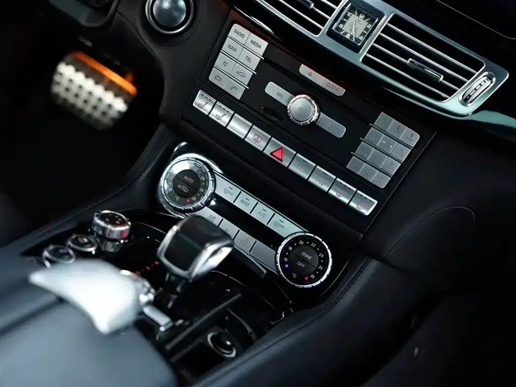 2015 Mercedes-Benz CLS AMG 63 4MATIC — миниатюра 44