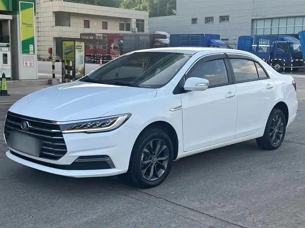 Qin 2019 1.5L Automatic Deluxe Edition — миниатюра 1