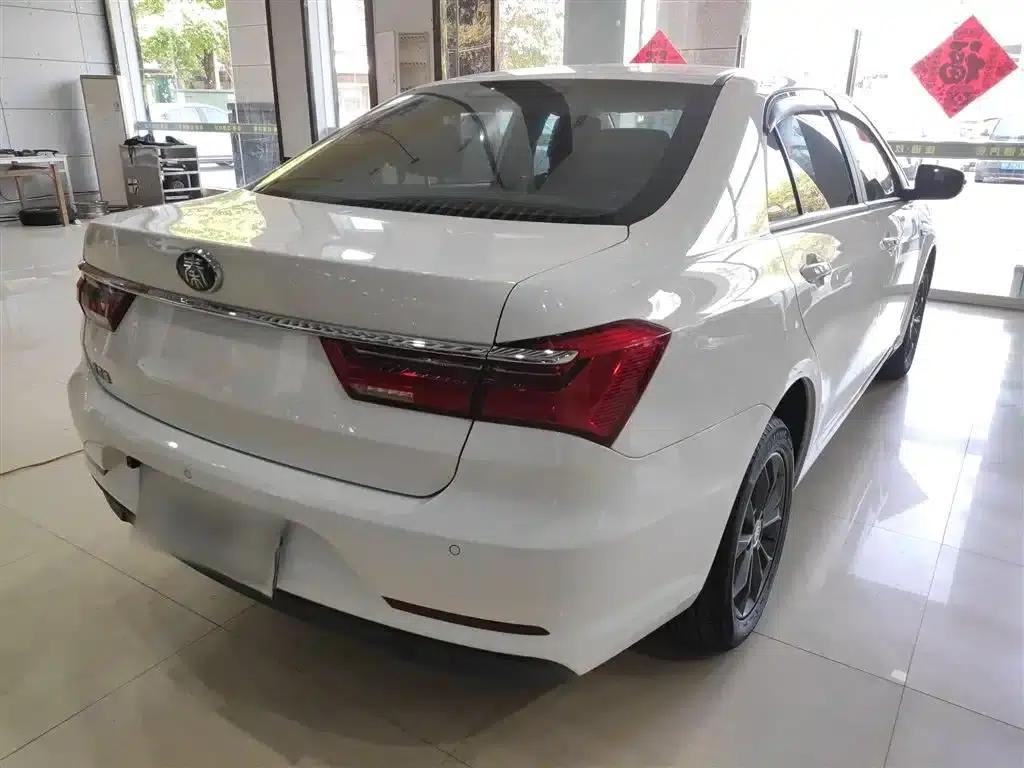 Qin 2019 1.5L Automatic Deluxe Edition — миниатюра 5