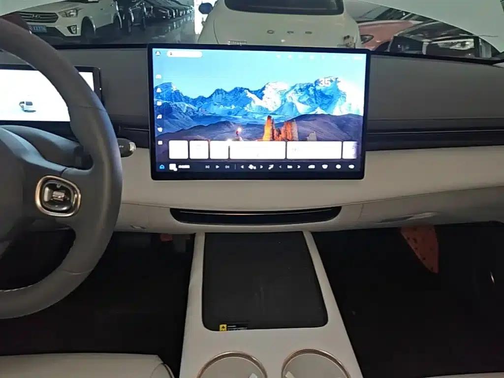 Baojun Enjoy 2025 Pure Electric 600km Luxury Edition — миниатюра 13