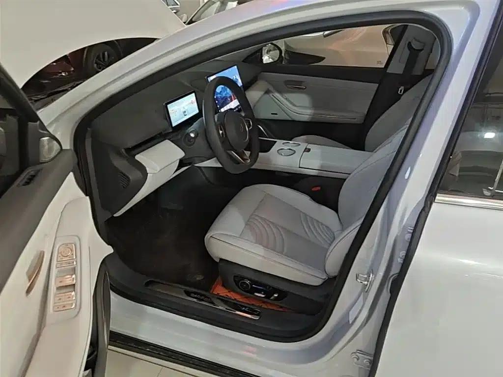 Baojun Enjoy 2025 Pure Electric 600km Luxury Edition — миниатюра 15