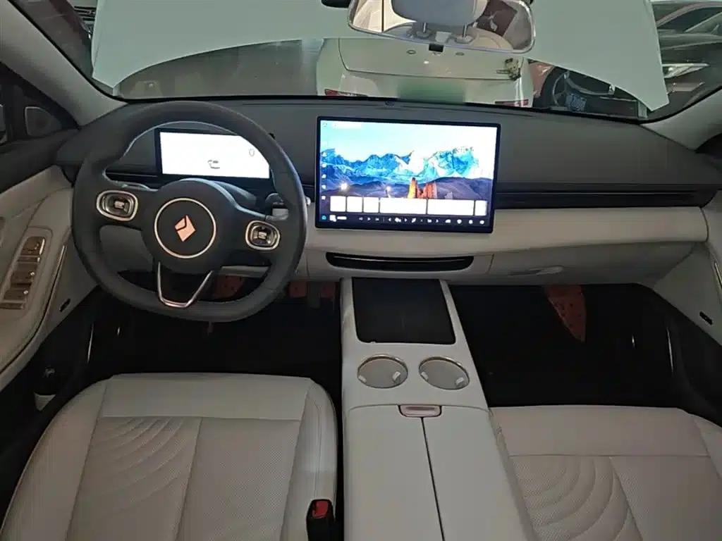 Baojun Enjoy 2025 Pure Electric 600km Luxury Edition — миниатюра 10