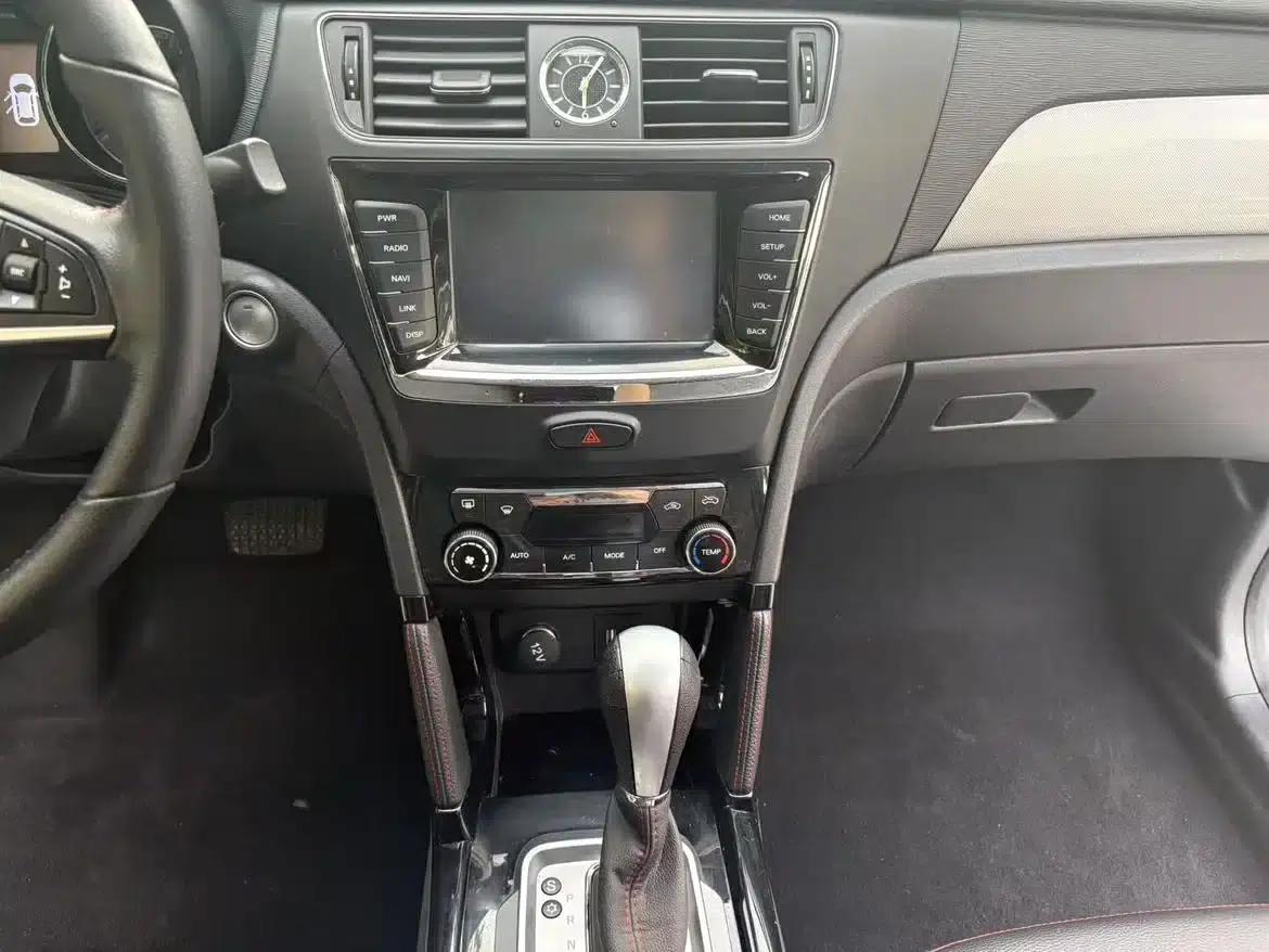 Senova X55 2016 1.5T CVT Luxury Edition — миниатюра 9