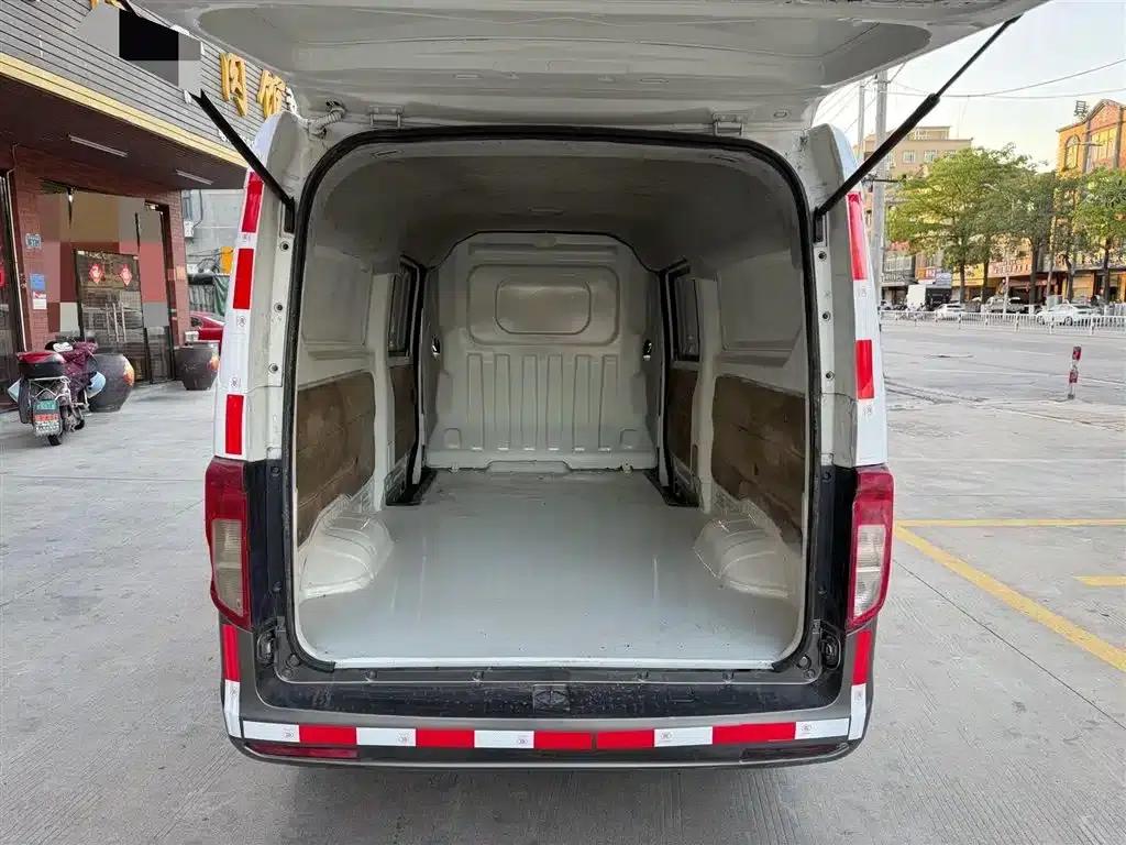 Crossstar V5 EV 2021 Luxury 2-Seat Van with Huichuan System — миниатюра 8