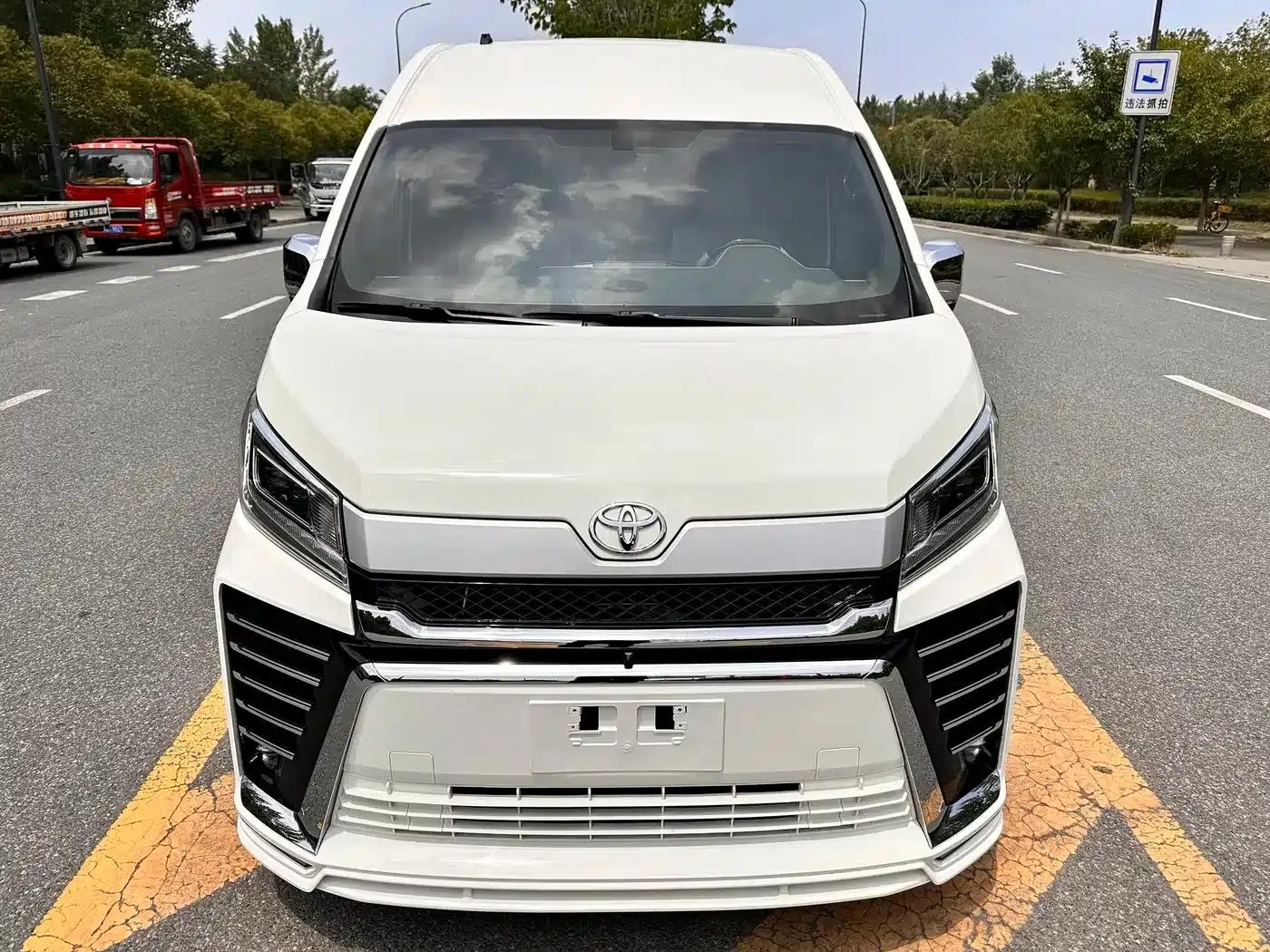 2024 HIACE 3.5L Automatic — миниатюра 2