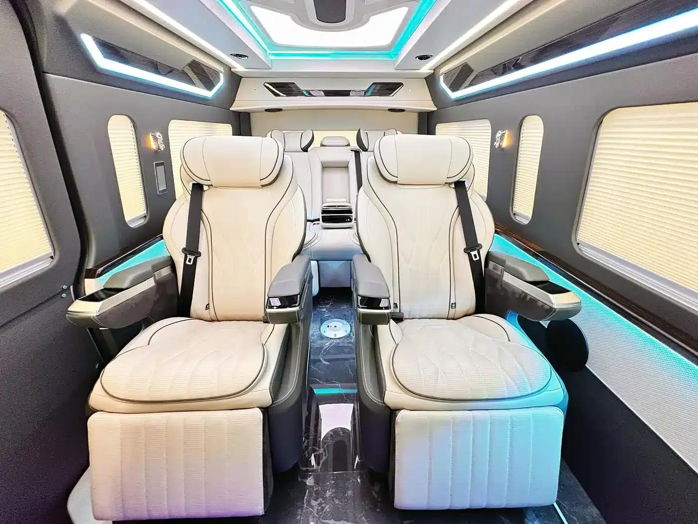 2024 HIACE 3.5L Automatic — миниатюра 11