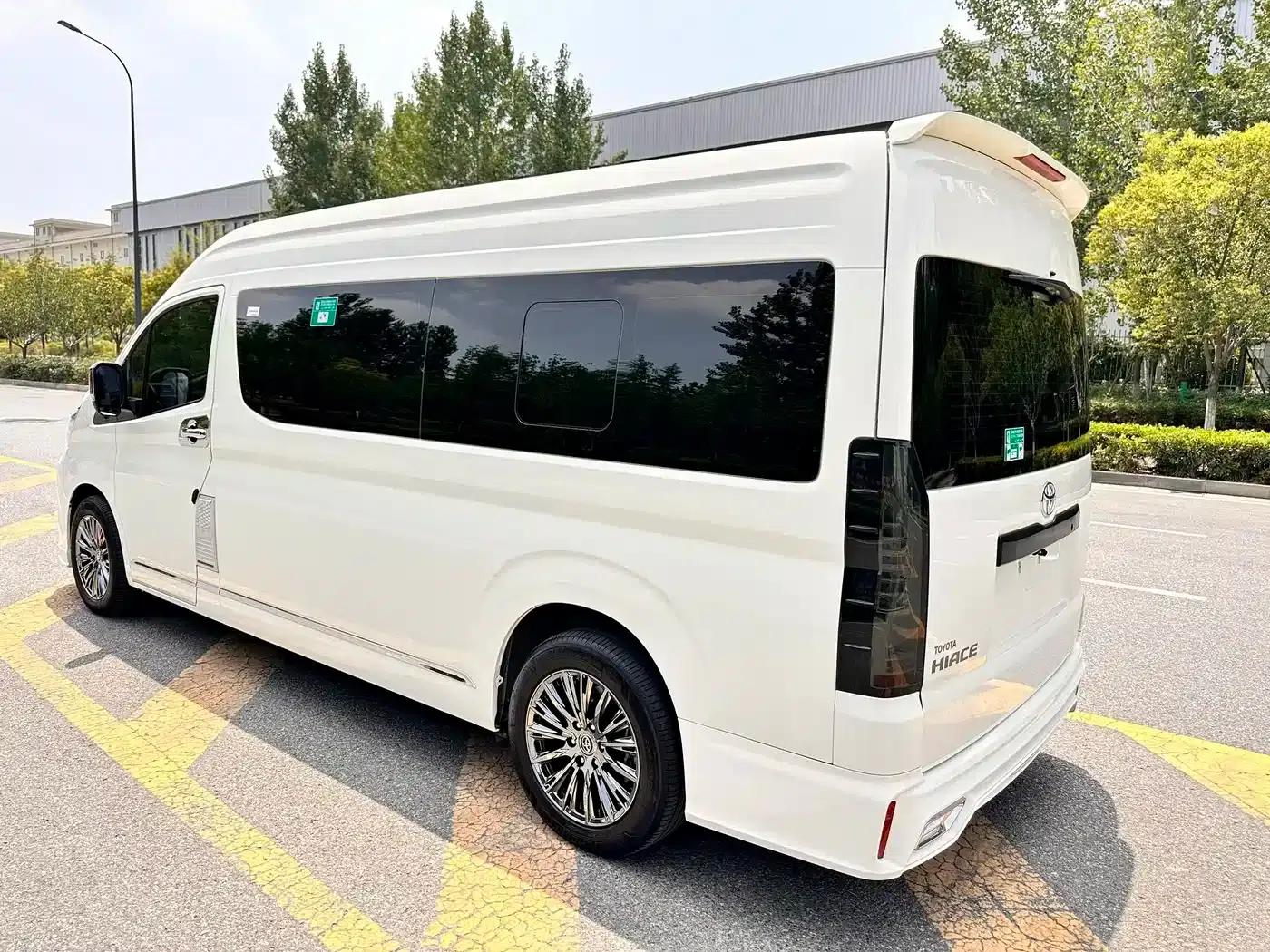 2024 HIACE 3.5L Automatic — миниатюра 3