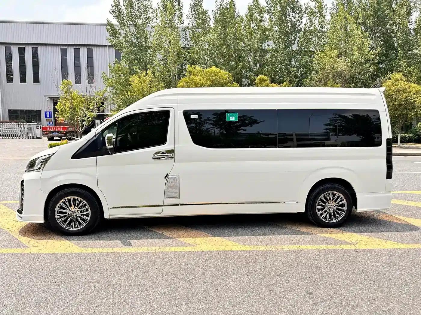 2024 HIACE 3.5L Automatic — миниатюра 33