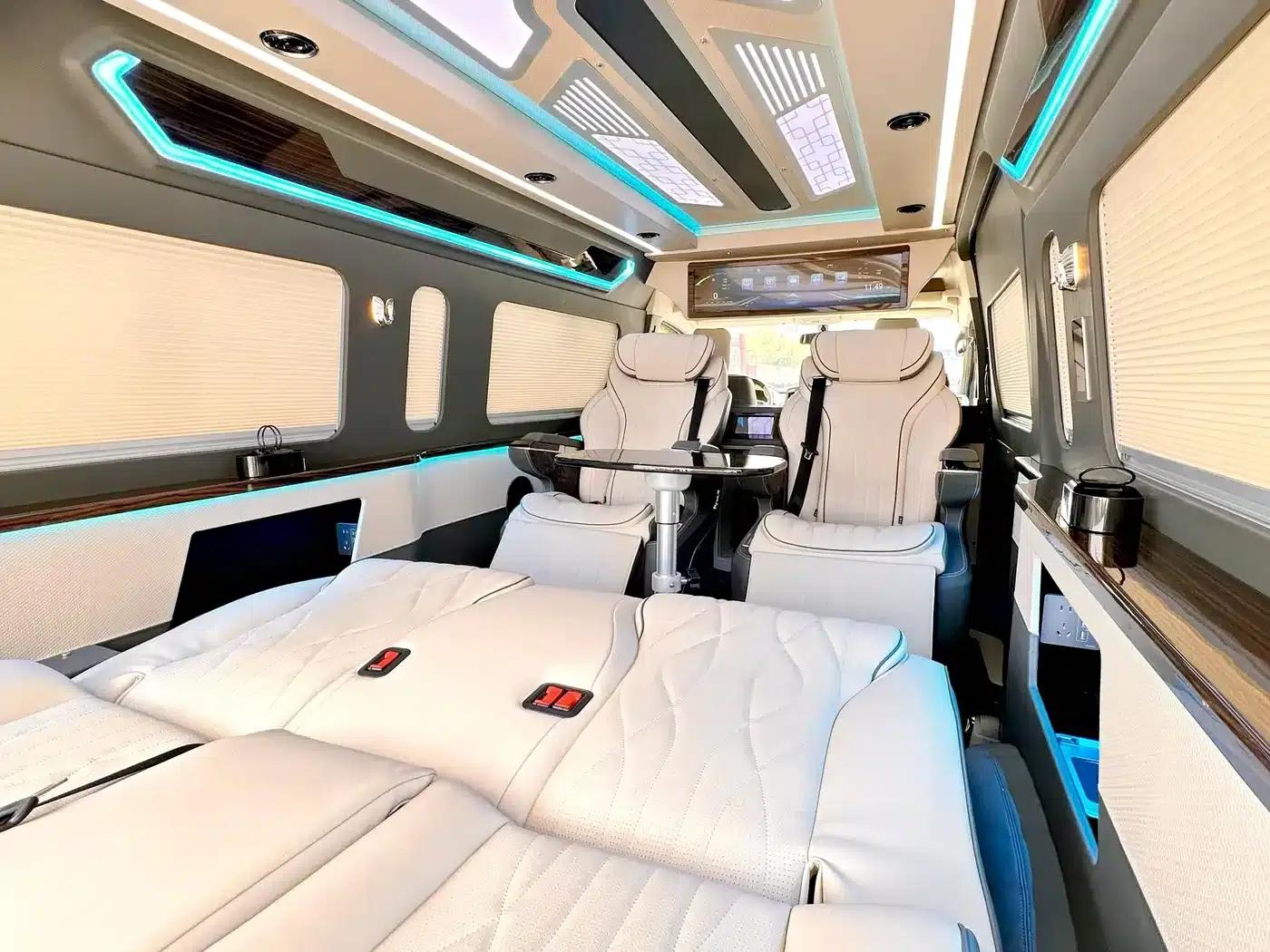 2024 HIACE 3.5L Automatic — миниатюра 5