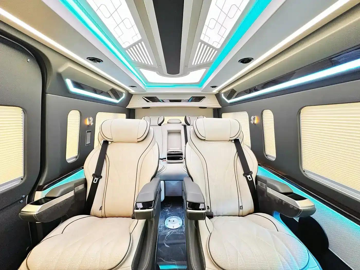 2024 HIACE 3.5L Automatic — миниатюра 6