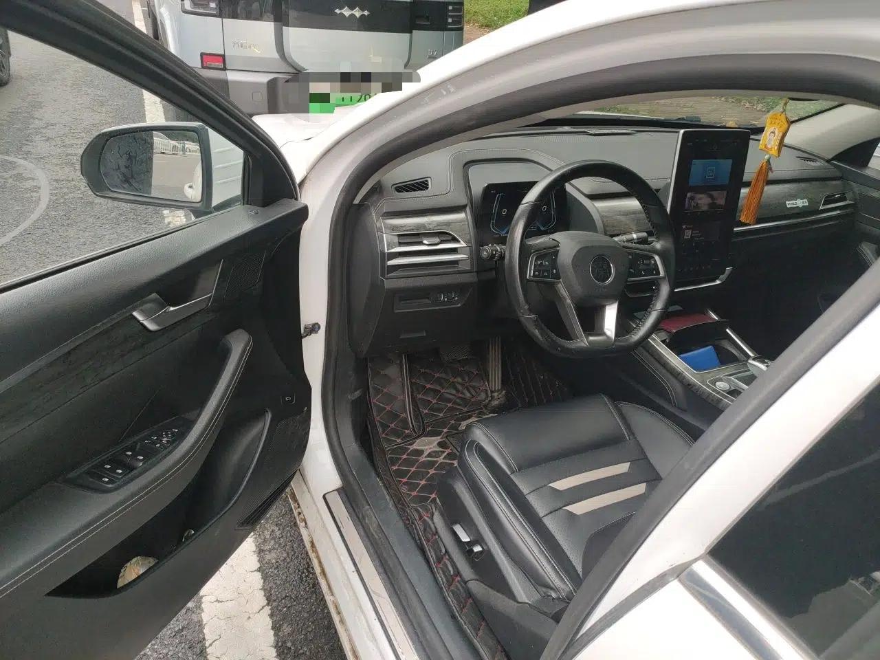 Used BYD Qin Pro New Energy 2018 DM 1.5TI Automatic Smart Connect Elite Model — миниатюра 16