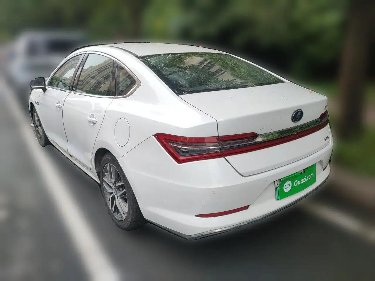 Used BYD Qin Pro New Energy 2018 DM 1.5TI Automatic Smart Connect Elite Model — миниатюра 4