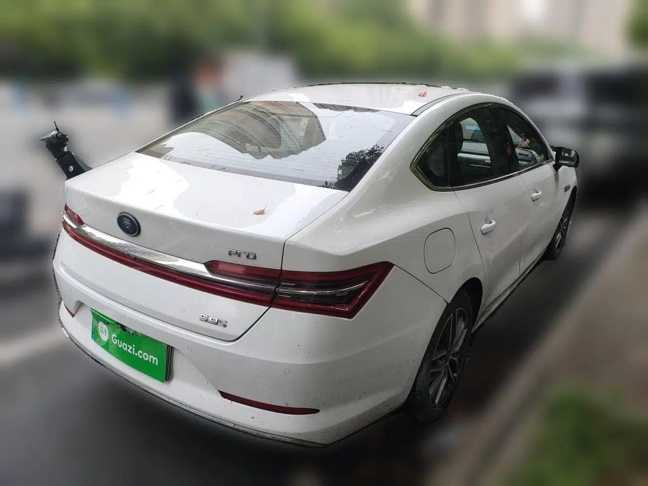 Used BYD Qin Pro New Energy 2018 DM 1.5TI Automatic Smart Connect Elite Model — миниатюра 6