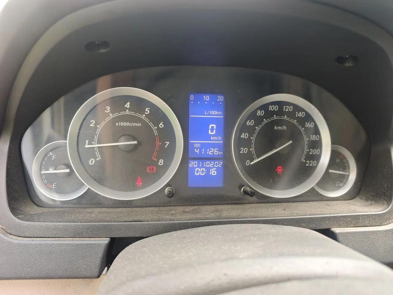 Used BAIC E Series 2012 Hatchback 1.3L Manual Liking Edition — миниатюра 11