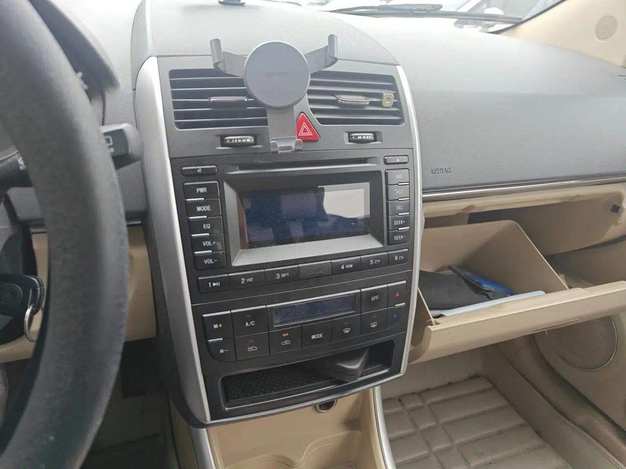 Used BAIC E Series 2012 Hatchback 1.3L Manual Liking Edition — миниатюра 13