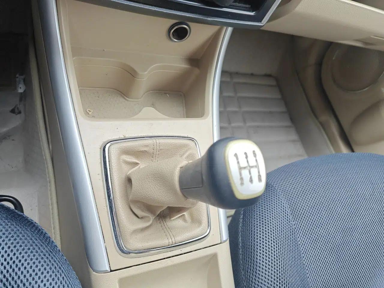Used BAIC E Series 2012 Hatchback 1.3L Manual Liking Edition — миниатюра 14