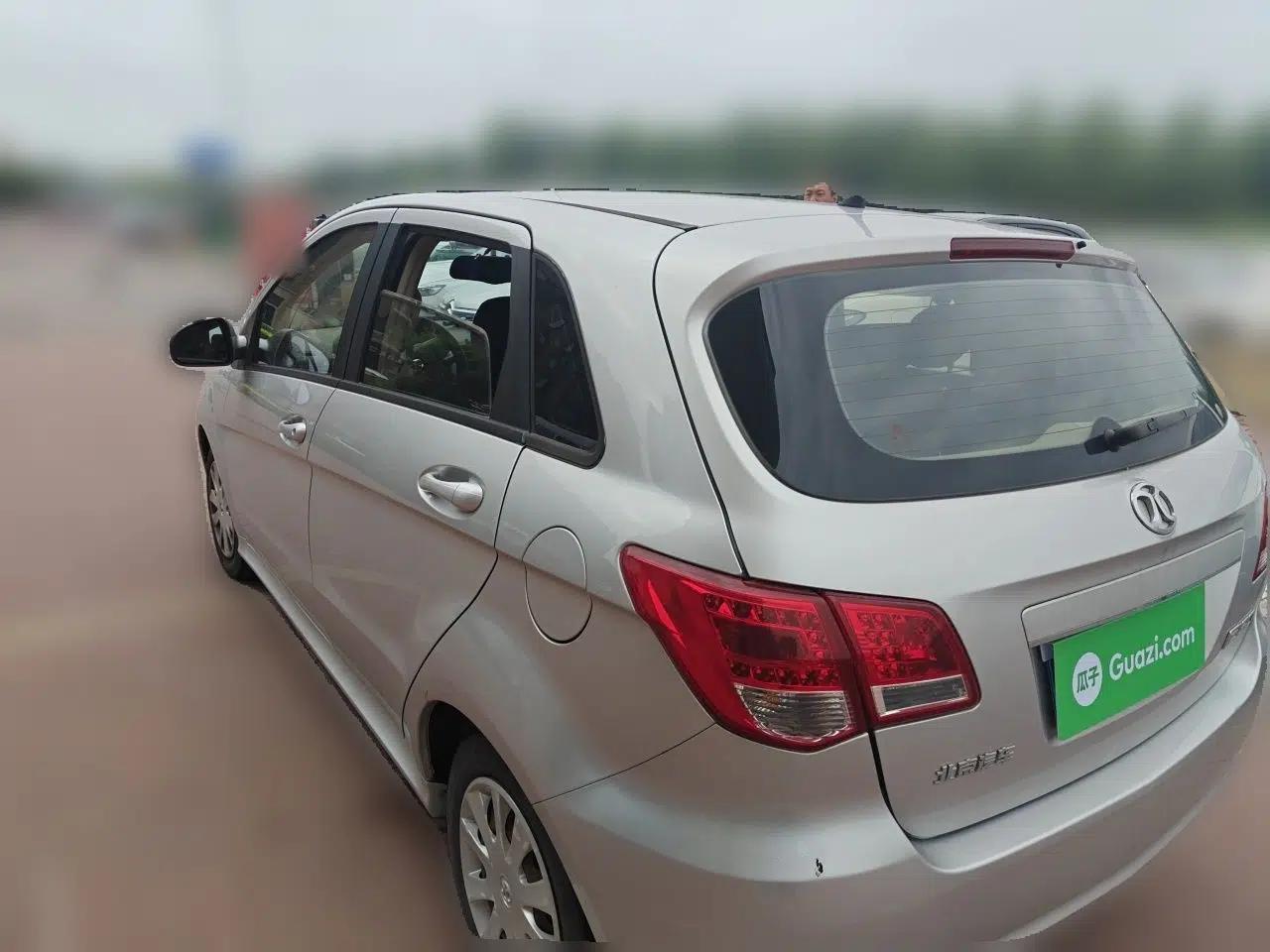 Used BAIC E Series 2012 Hatchback 1.3L Manual Liking Edition — миниатюра 4