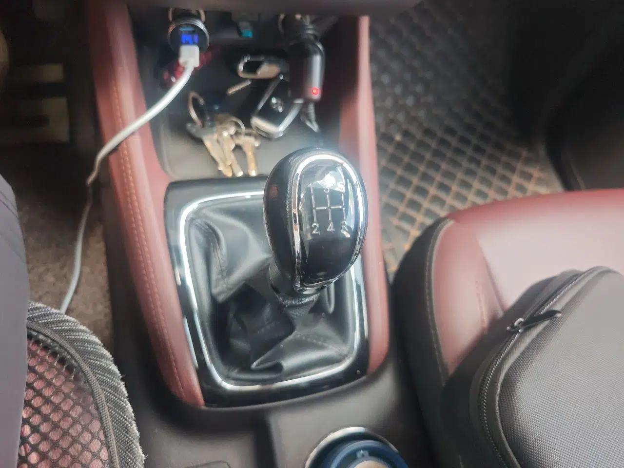 Used CHANGAN Lingxuan 2017 1.6L Manual Elite Model — миниатюра 14