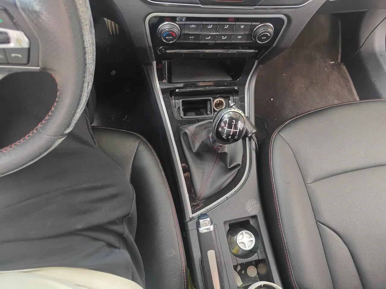 Used Great Wall C50 2014 Upgraded Model 1.5T Manual Elite Version — миниатюра 14