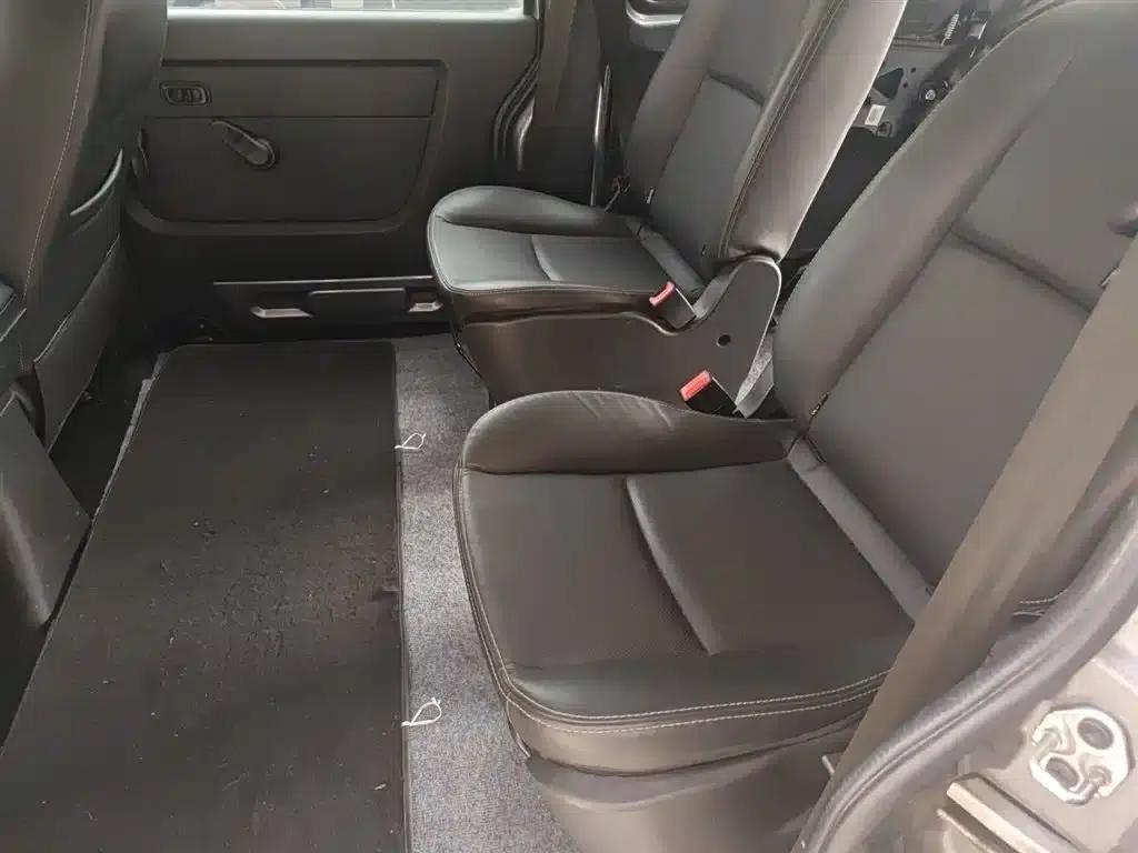 Golden Lion M Classic 2022 Model 1.5L Touring Lion Bus (7 Seats) — миниатюра 15