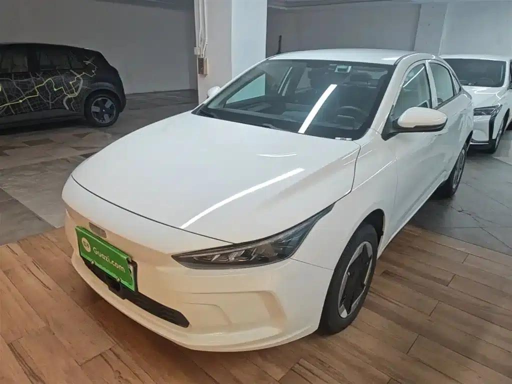 Geely Geometry A 2024 Model 410KM Travel Edition — миниатюра 2