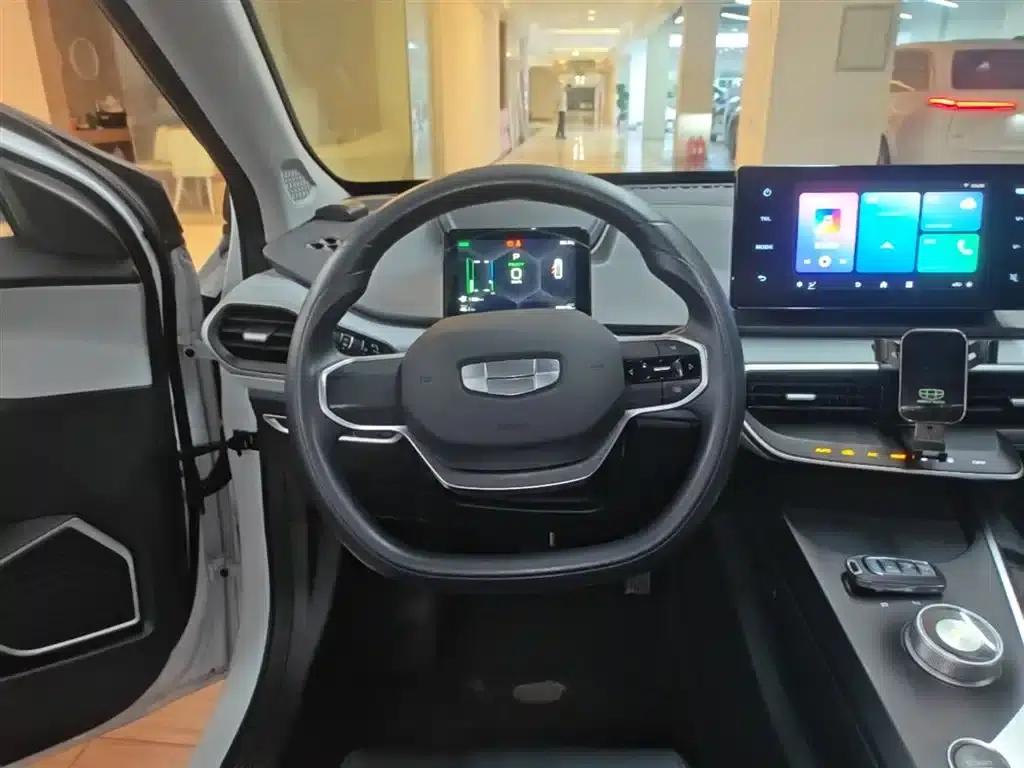 Geely Geometry A 2024 Model 410KM Travel Edition — миниатюра 11