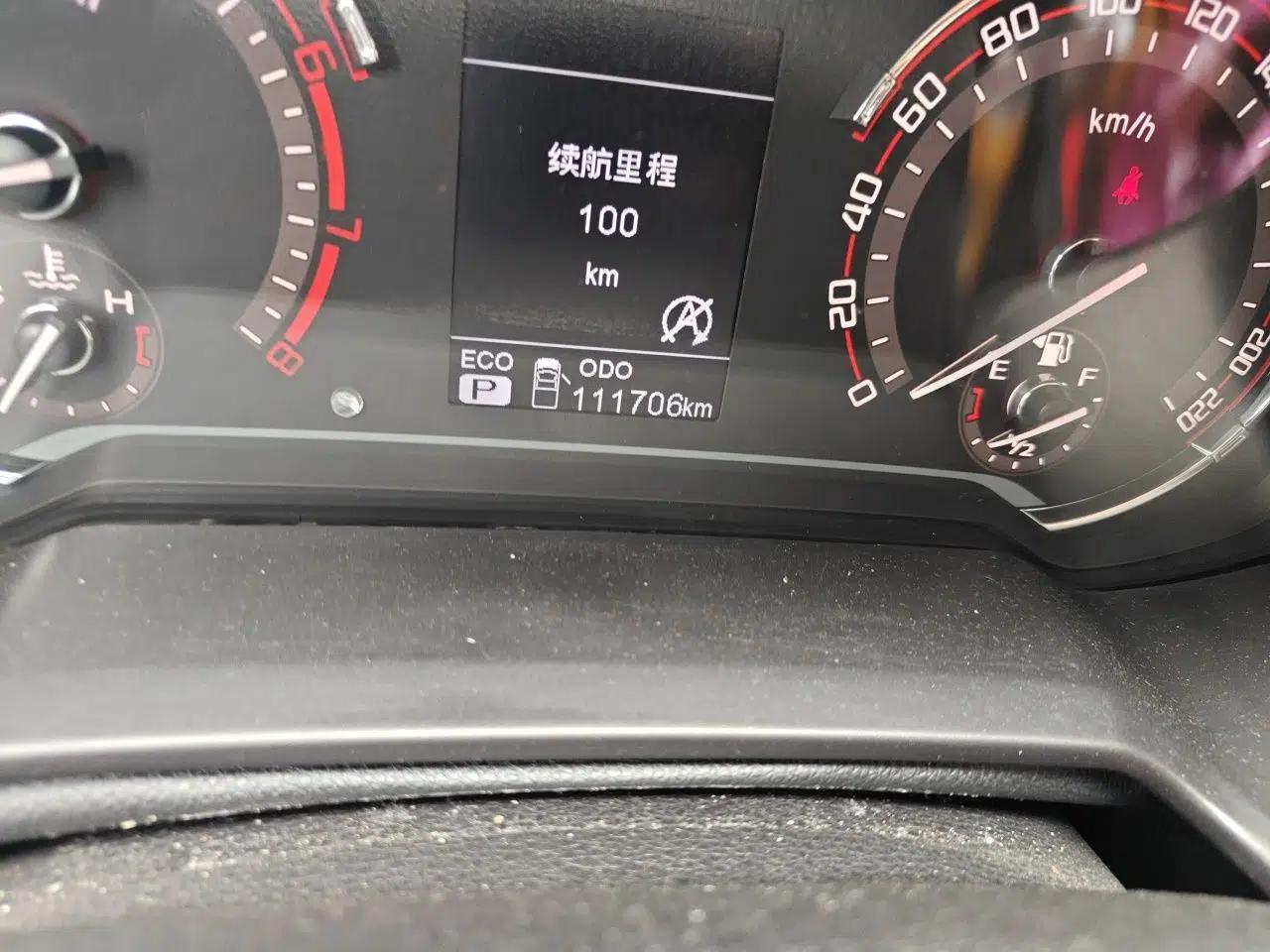 Used SAIC MAXUS T60 2017 2.0T Gasoline Automatic Two-Wheel Drive High-Ride Luxury Standard Cab — миниатюра 12