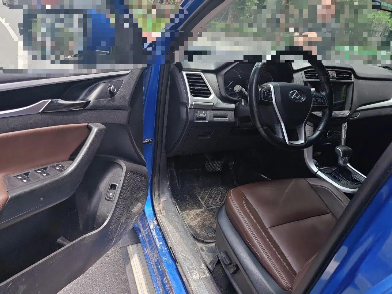 Used SAIC MAXUS T60 2017 2.0T Gasoline Automatic Two-Wheel Drive High-Ride Luxury Standard Cab — миниатюра 16