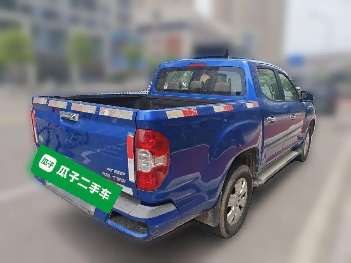 Used SAIC MAXUS T60 2017 2.0T Gasoline Automatic Two-Wheel Drive High-Ride Luxury Standard Cab — миниатюра 6