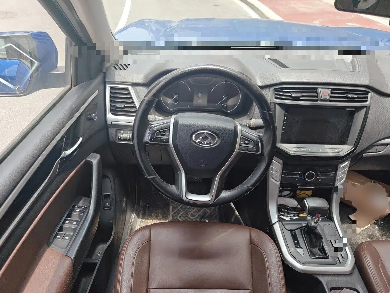Used SAIC MAXUS T60 2017 2.0T Gasoline Automatic Two-Wheel Drive High-Ride Luxury Standard Cab — миниатюра 10