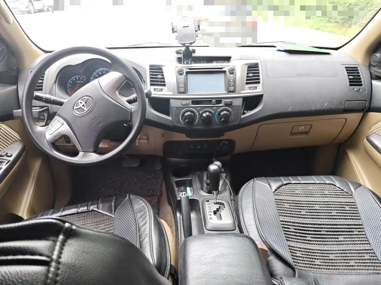 Used Toyota Fortuner  — миниатюра 9