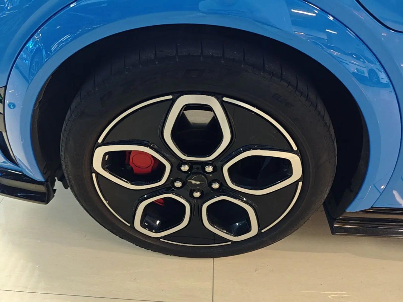 Used Ford Mustang Mach-E 2021 GT Model — миниатюра 14