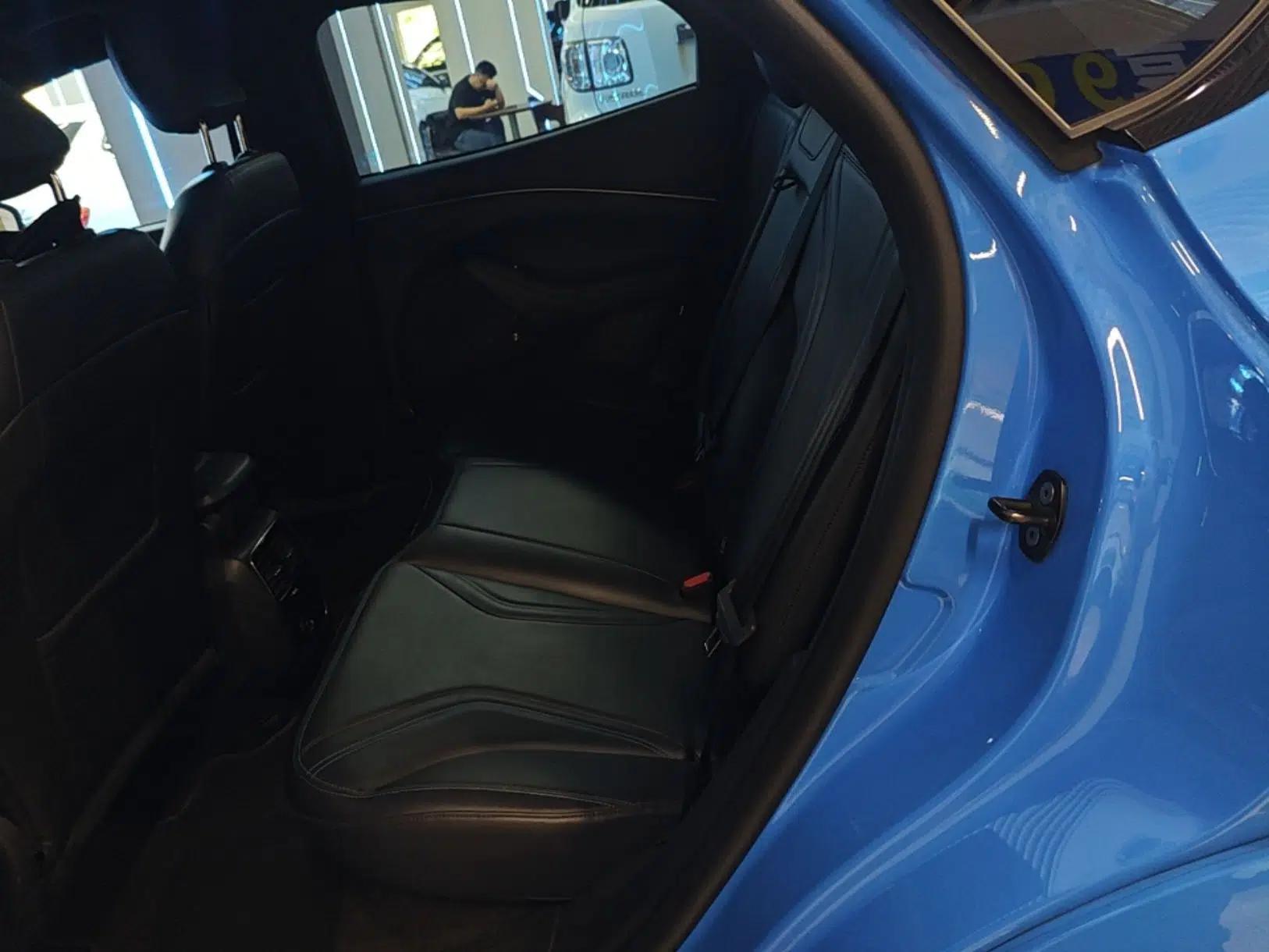 Used Ford Mustang Mach-E 2021 GT Model — миниатюра 26