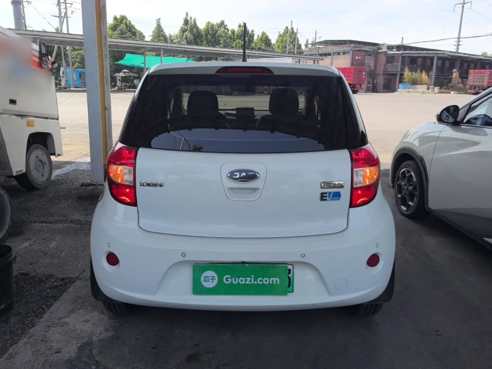 Used JAC Group iEV6E 2018 Upgraded iEV6E Luxury Model — миниатюра 3