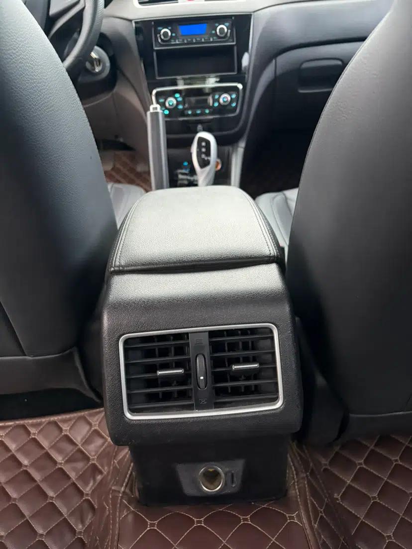 Used JAC Group iEVA50 2018 Luxury Model — миниатюра 32