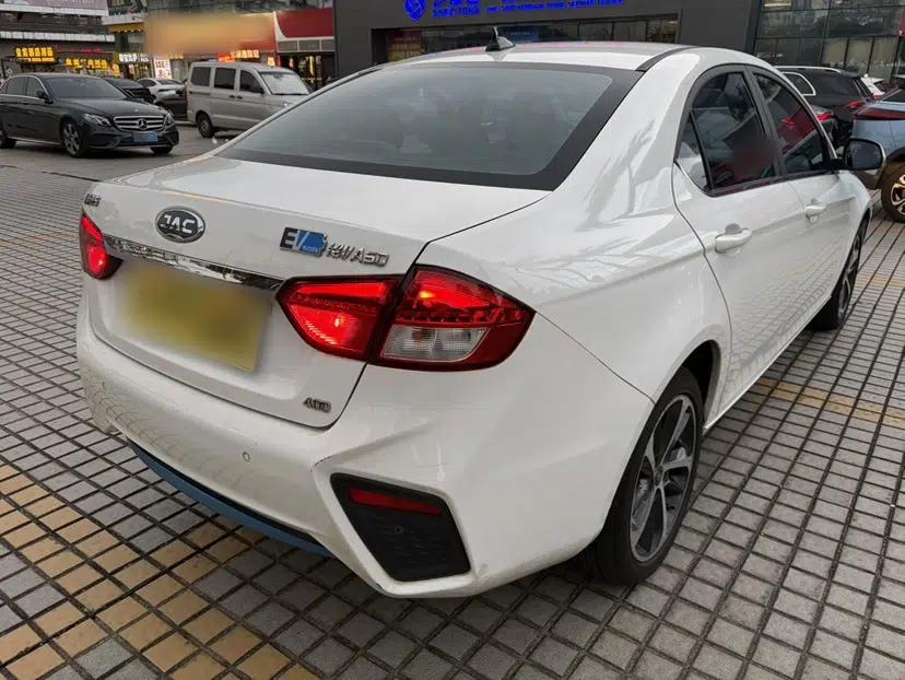 Used JAC Group iEVA50 2018 Luxury Model — миниатюра 6
