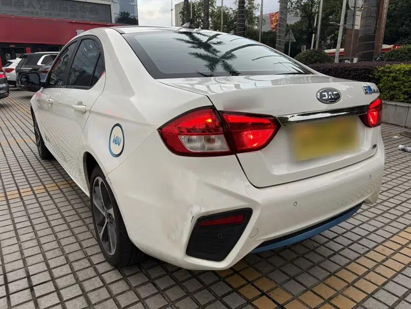 Used JAC Group iEVA50 2018 Luxury Model — миниатюра 9
