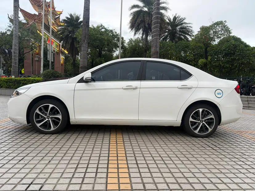 Used JAC Group iEVA50 2018 Luxury Model — миниатюра 10