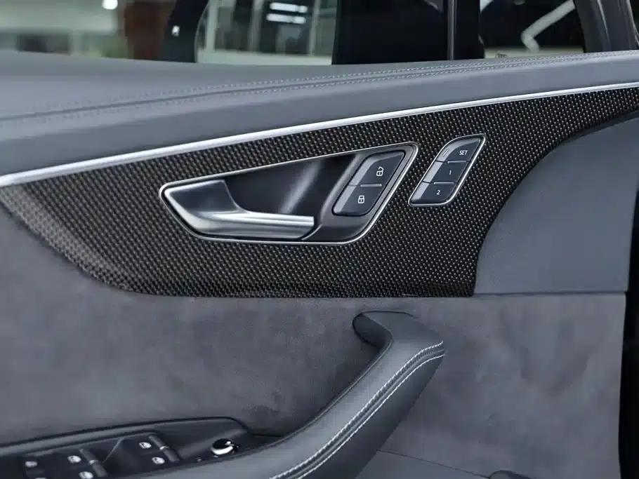 Audi SQ7 2024 4.0 TFSI Dark Knight Edition — миниатюра 19