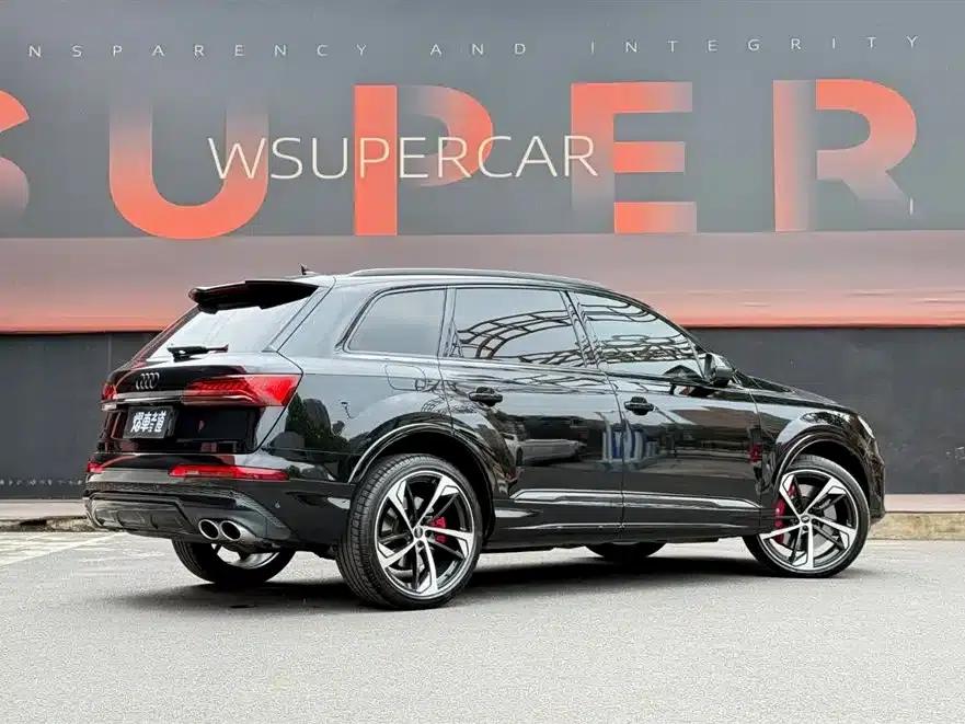 Audi SQ7 2024 4.0 TFSI Dark Knight Edition — миниатюра 3