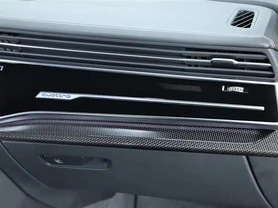 Audi SQ7 2024 4.0 TFSI Dark Knight Edition — миниатюра 22
