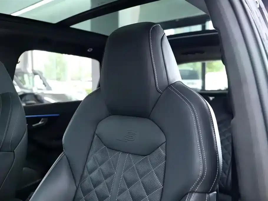 Audi SQ7 2024 4.0 TFSI Dark Knight Edition — миниатюра 25