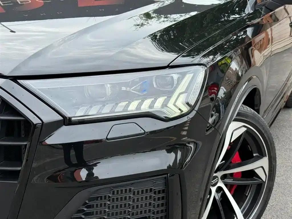 Audi SQ7 2024 4.0 TFSI Dark Knight Edition — миниатюра 30