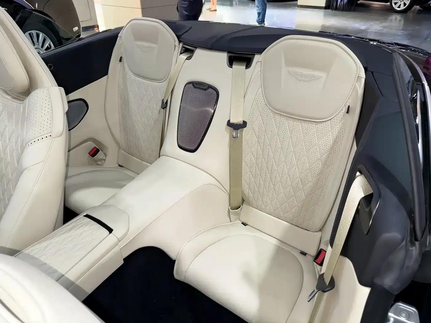 Aston Martin DB12 2025 4.0T V8 Volante — миниатюра 18