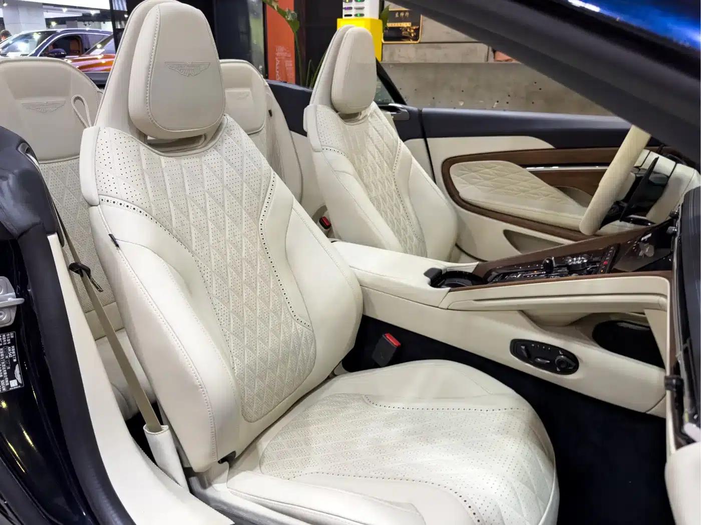 Aston Martin DB12 2025 4.0T V8 Volante — миниатюра 25
