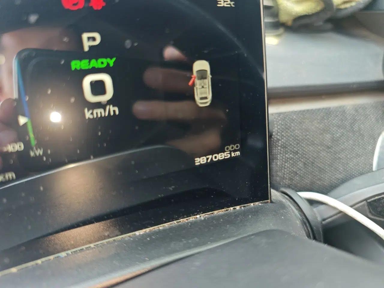 Used Geometry C 2020 Premium Range Version 400 KM C+ — миниатюра 12