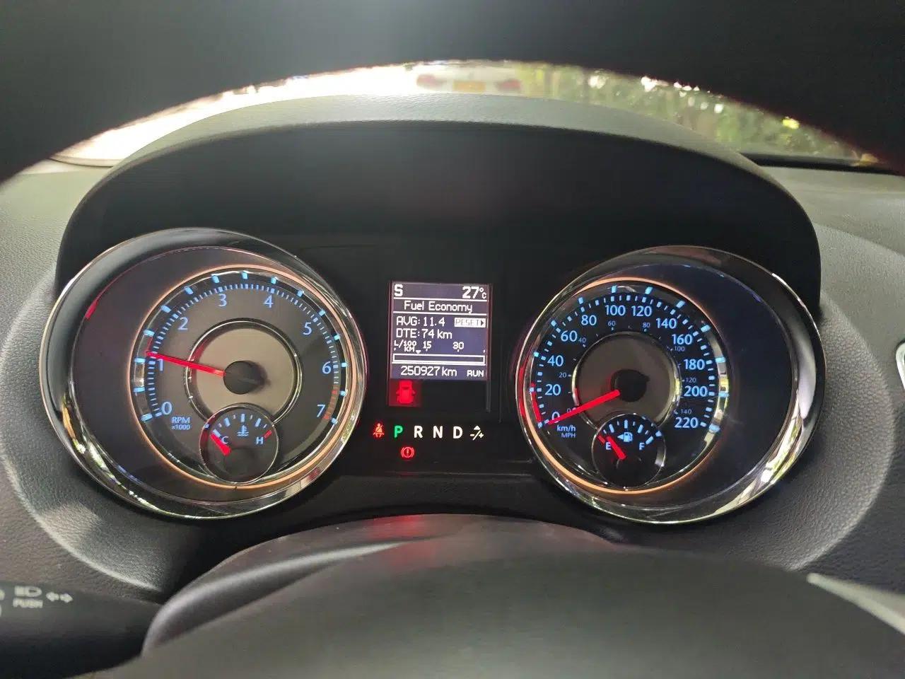Used Chrysler Grand Voyager 2014 3.6L Comfort Edition — миниатюра 11