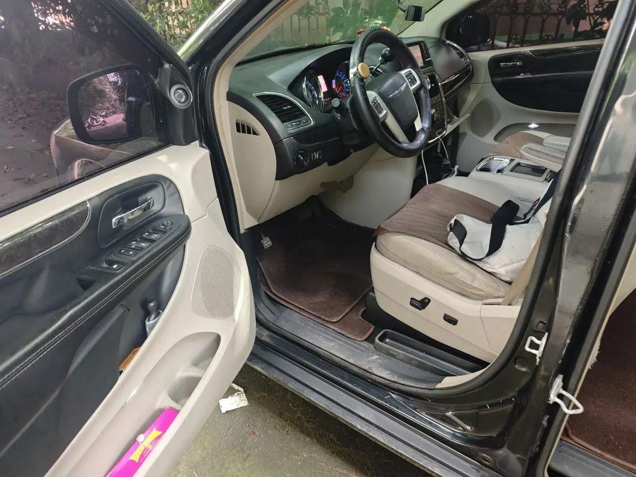 Used Chrysler Grand Voyager 2014 3.6L Comfort Edition — миниатюра 16