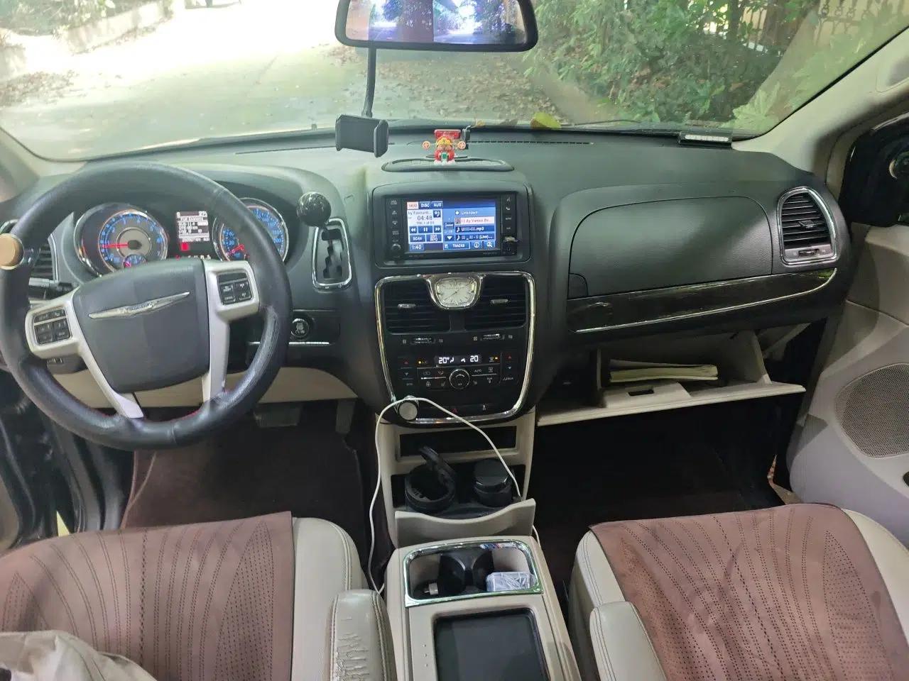 Used Chrysler Grand Voyager 2014 3.6L Comfort Edition — миниатюра 18